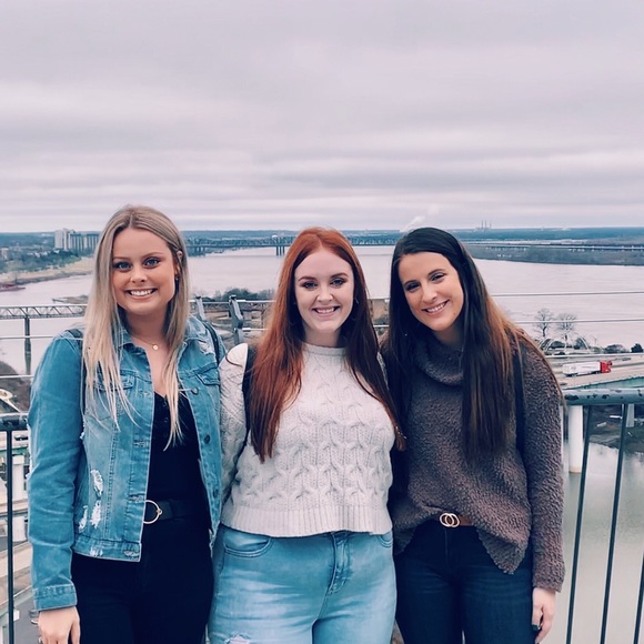 Meet your Posher, Alexis - Picture 4 of 4